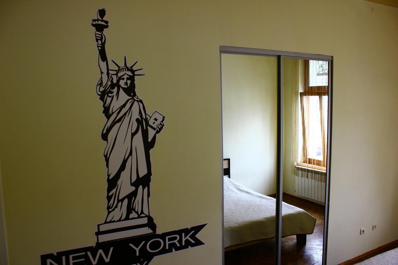 New York Hostel Lviv Eksteriør billede